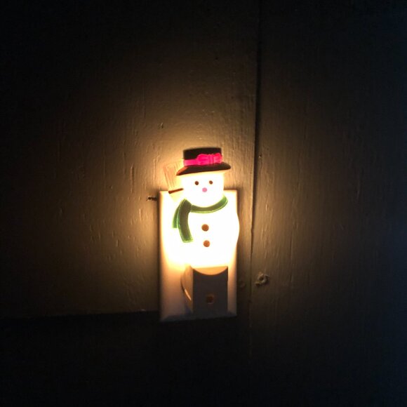 Three Night Light Christmas Snowman - Picture 6 of 6